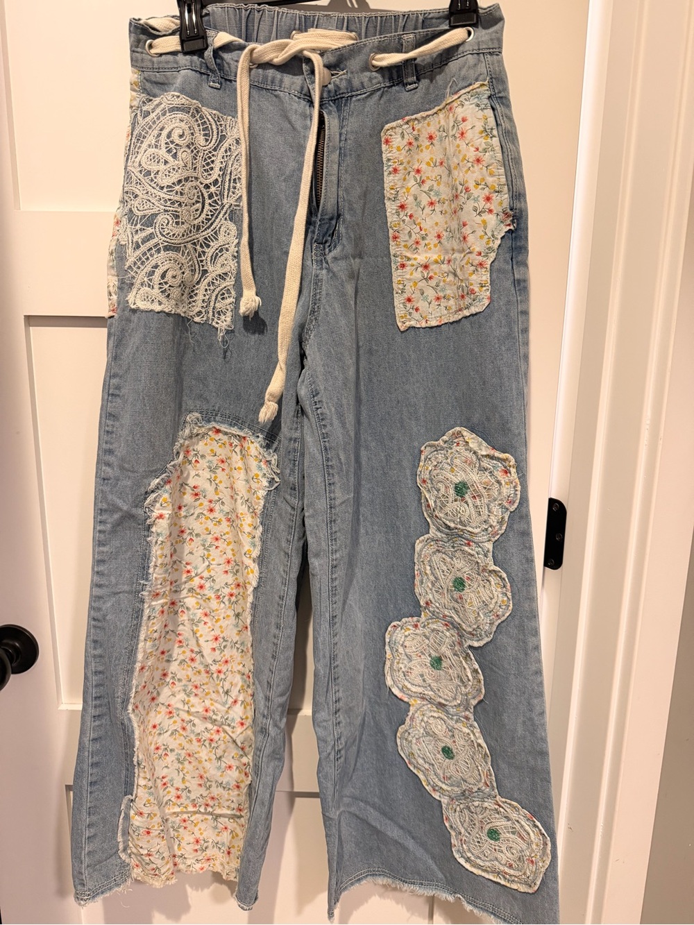 POL Women’s Light Blue Patchwork Denim Jeans with Floral Accents